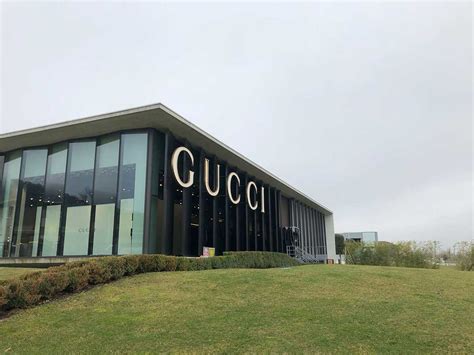 foto di gucci the mall firenze